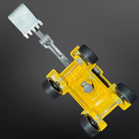 1997 HOT Wheels Road Repair Digger Yellow Excavator Vehicle 1/64 - Picture 7 of 7